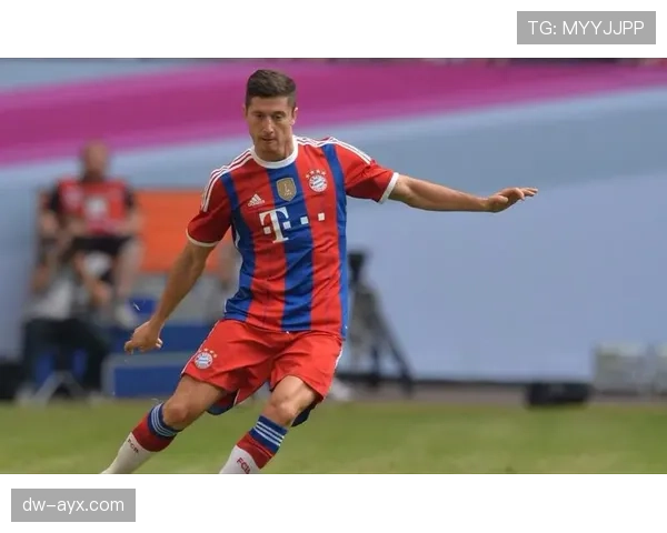 莱万多夫斯基传球视野升级 助力球队多点开花展现强劲进攻