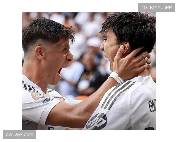 皇家马德里更衣室权力结构近期呈现稳定态势,核心球员影响力持续提升 皇家马德里更衣室权力结构近期呈现稳定态势,核心球员影响力持续提升