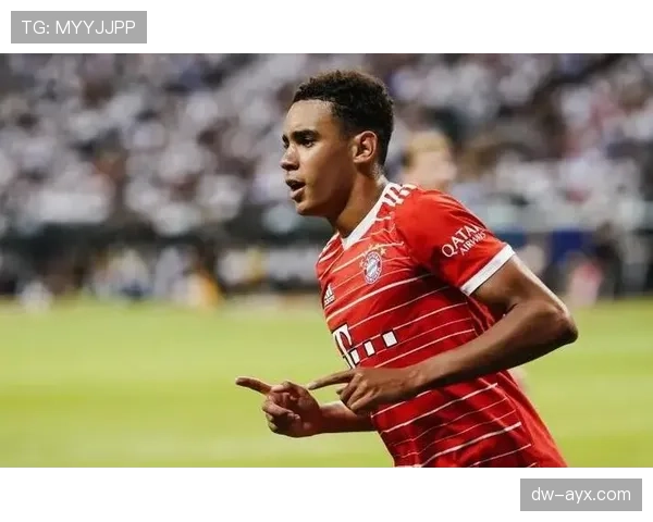 穆西亚拉：拜仁最年轻德甲首秀球员的诞生瞬间