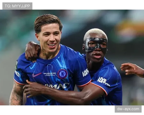 维蒂尼亚与恩佐·费尔南德斯：新时代组织核心的战术角色及比赛影响力对比