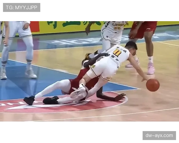 背后犯规判罚到底有多难判？规则细节全解析！