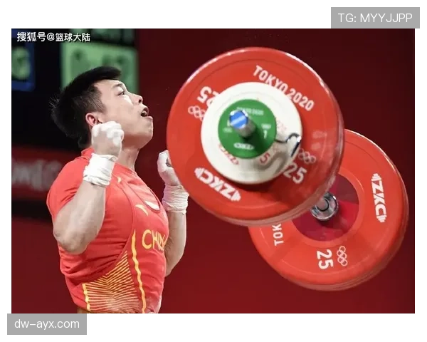 谌利军家里冰箱贴满训练计划，连娃哭都得卡点哄